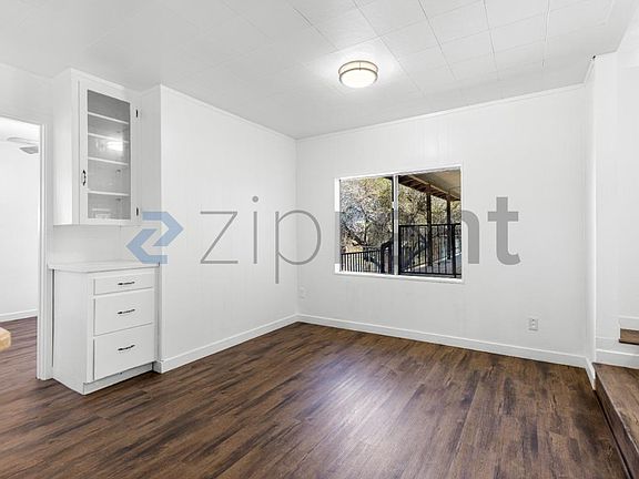 5th image of 2621 Runner Rd