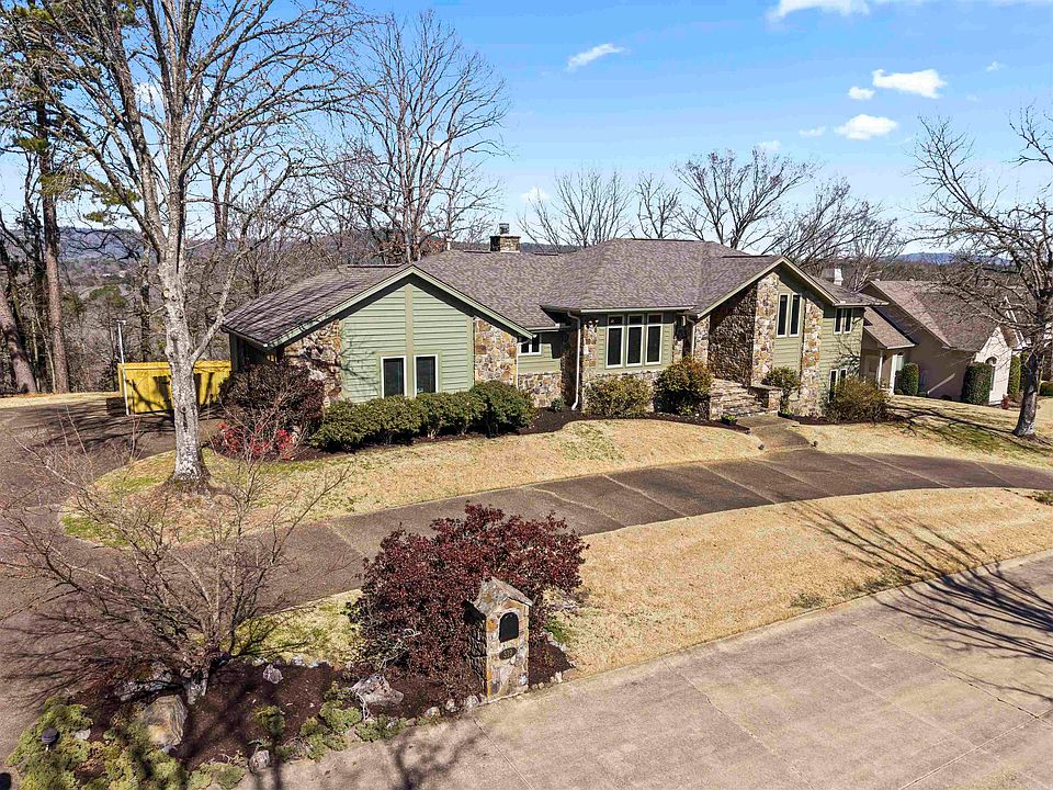 1st image of 319 Whispering Hills St