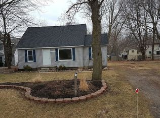 20904 Parker St, Farmington Hills, MI 48336