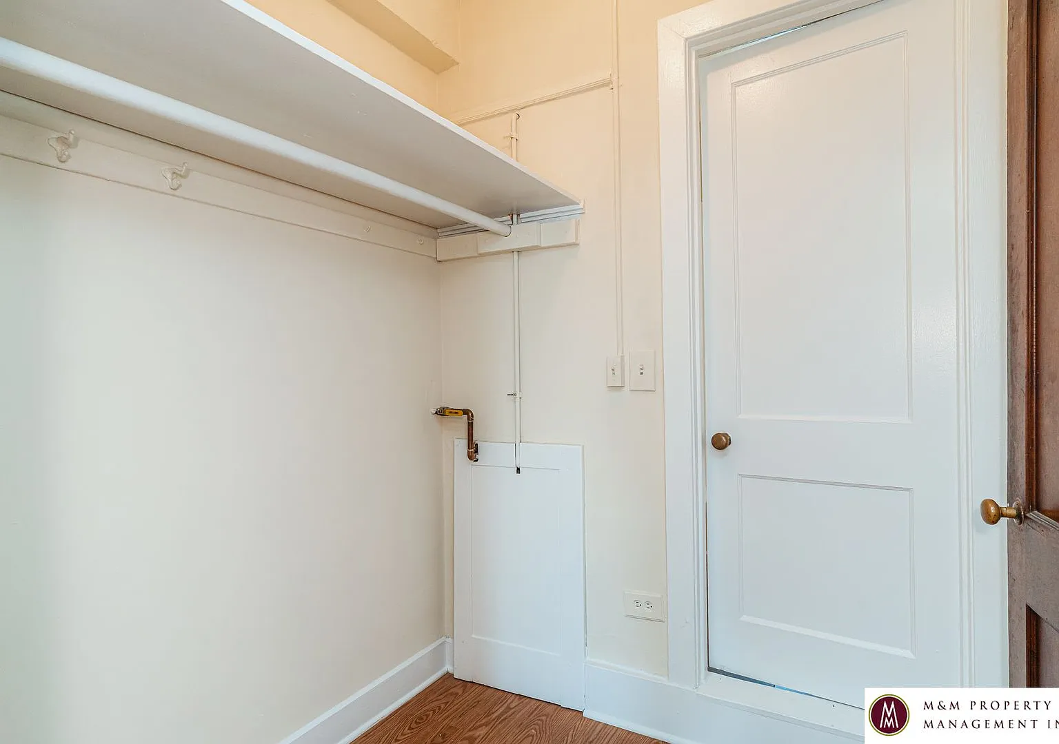 817 Oak Park — Photo 4