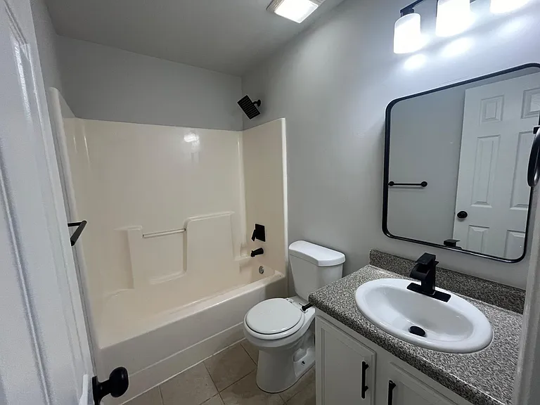 1047 Wheel House Ln #B — Photo 3