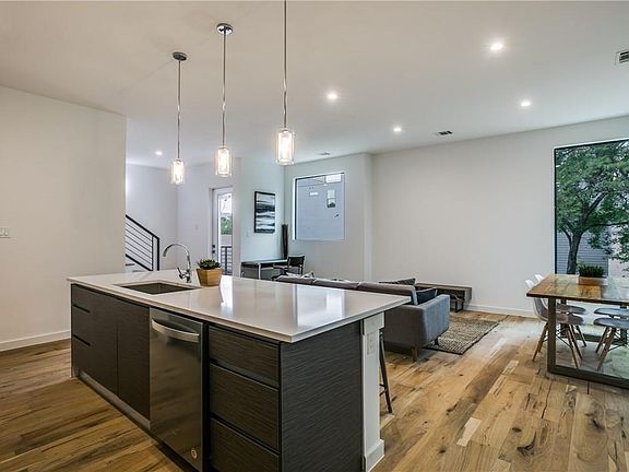 3rd image of 2619 Kimsey Dr Unit 101