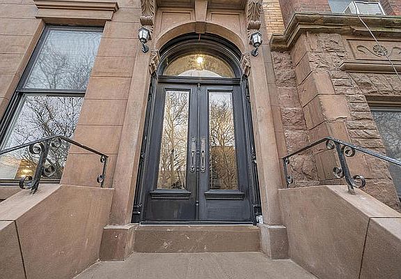 5th image of 114 1st Pl APT 2