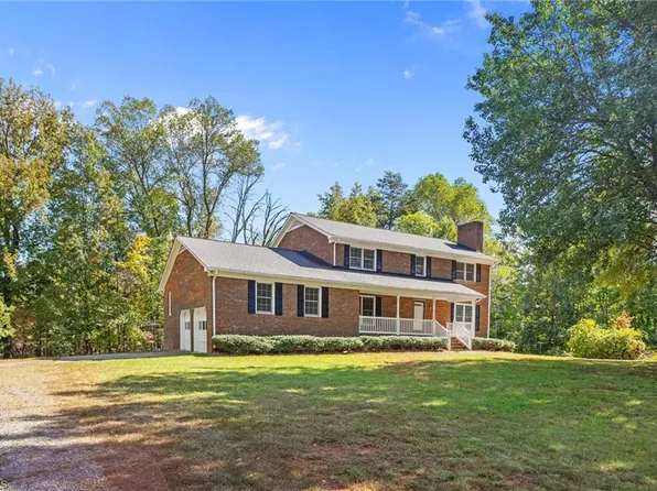 3528 Hines Chapel Rd, Mc Leansville, NC 27301
