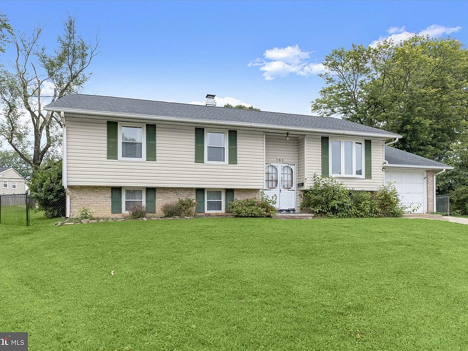 1st image of 703 Tulip Ct