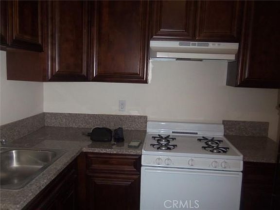 4th image of 1512 E Wilson Ave