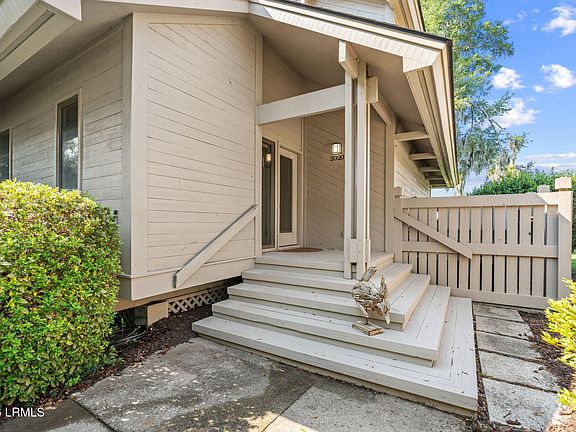 2nd image of 2020 Bluff Villas Road