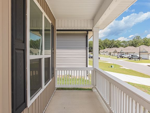 3rd image of 240 Camellia Dr