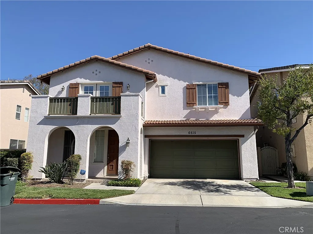 4 bed, 2.5 bath, 2043 sqft, $4,100 — Photo 1