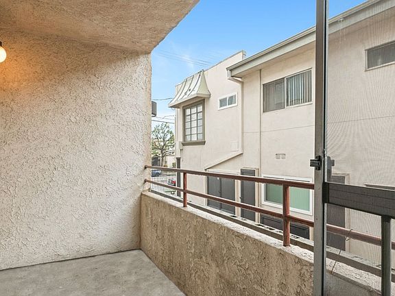 5th image of 18620 Burbank Blvd APT 102