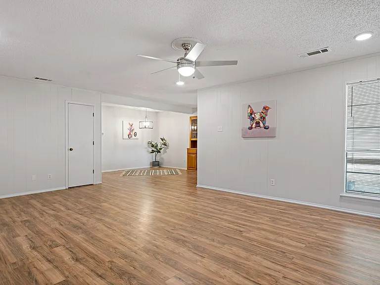 2906 Country Place Ct — Photo 3