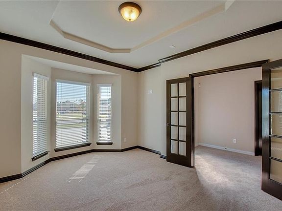 5th image of 4501 Georgiana Ln