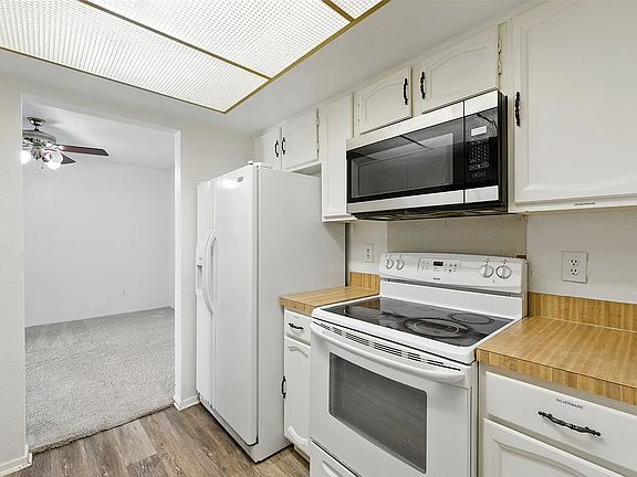 4th image of 2819 Capella Cir