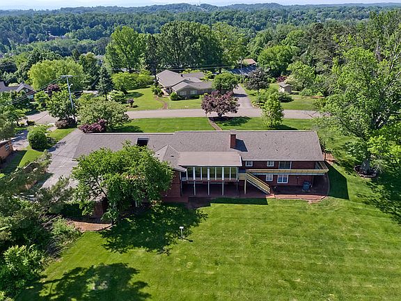 3rd image of 7105 SW Wellington Dr