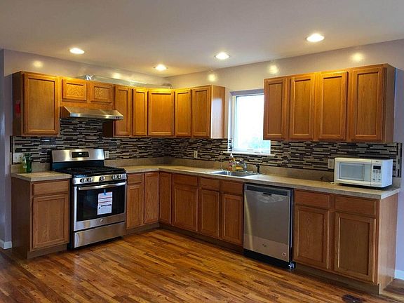 5th image of 1109 Rockland Ave #1