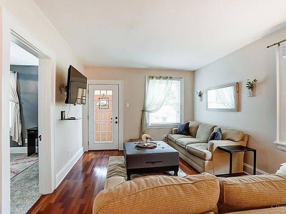 4th image of 3933 Oakpark Pl