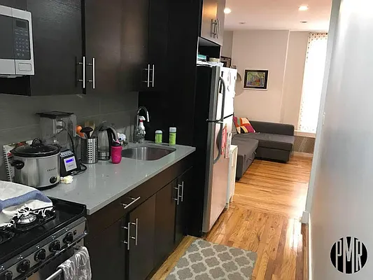 Rented by Premier Metro Realty Corp | media 38