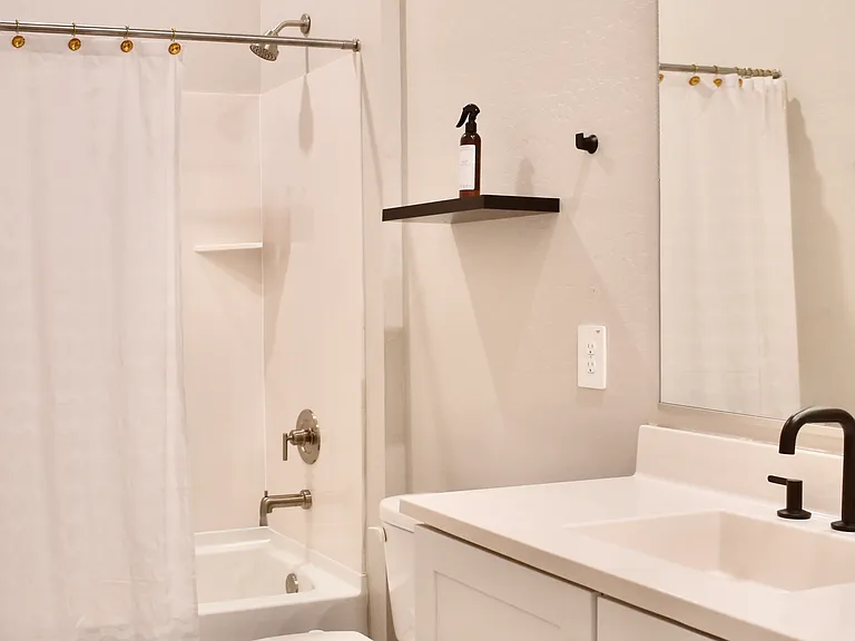 4864 E Village Dr — Photo 30