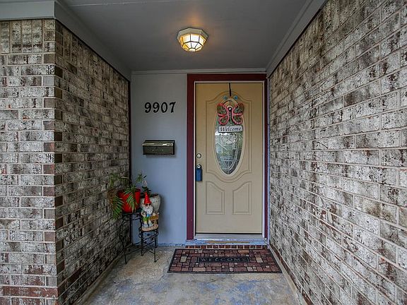3rd image of 9907 Catlett Ln