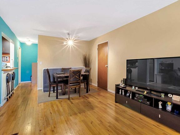 5th image of 4412 Wilshire Ln
