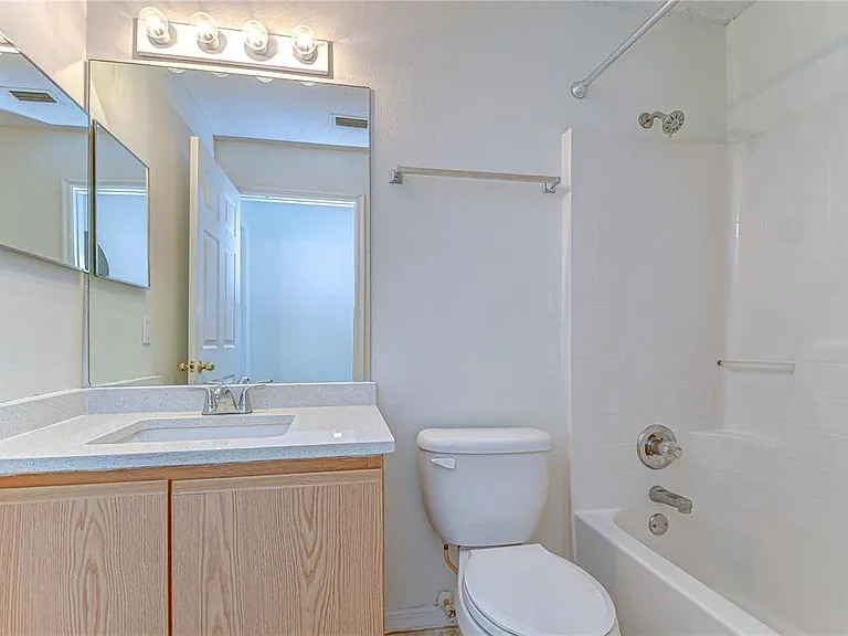 18303 Elmhurst Ln — Photo 25