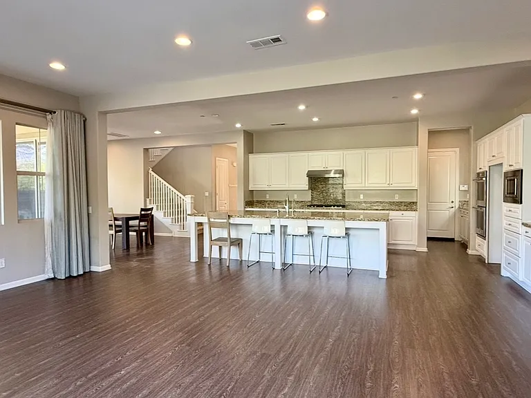 667 E Desert Willow Rd — Photo 17