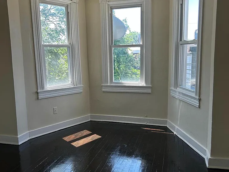 1759 Cliftview Ave — Photo 7