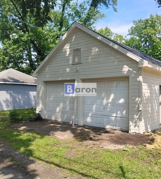 501 N Walnut St #GARAGE