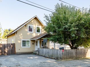 308 N 7th St, Cottage Grove, OR 97424