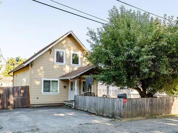 308 N 7th St, Cottage Grove, OR 97424
