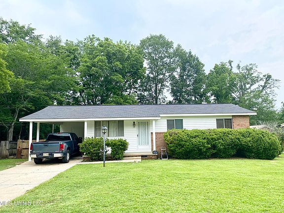 3rd image of 213 Mississippi St