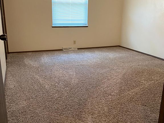 3rd image of 3224 N Molleck Dr