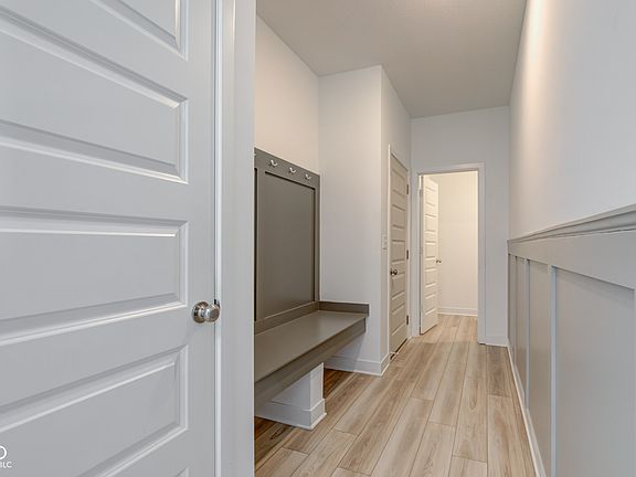 3rd image of 7384 Cambridge Pl
