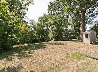 2404 Prospect Rd, Des Moines, IA 50310