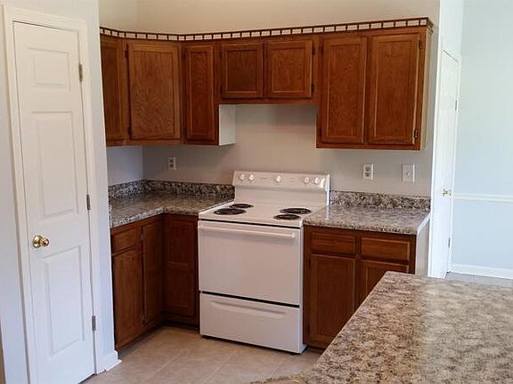 5th image of 2693 Green Hollow Ln