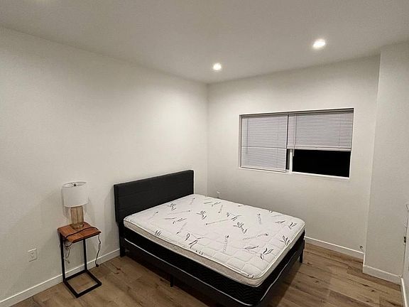 5th image of 6055 Craner Ave #1