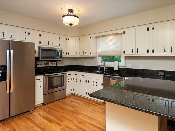 5th image of 506 Coy Ln