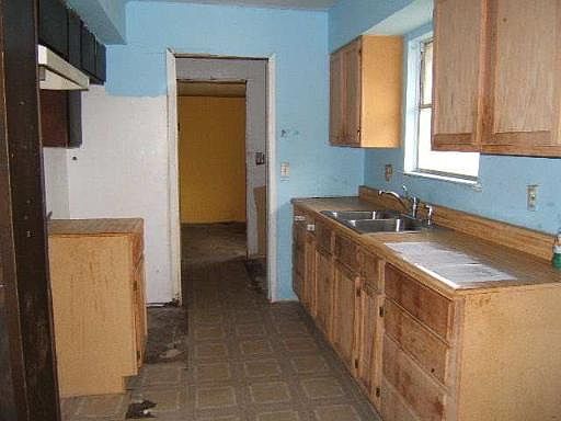 4th image of 7307 GLEN MANOR DR