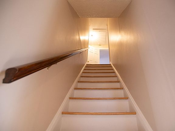 3rd image of 2583 Titus Avenue Ext