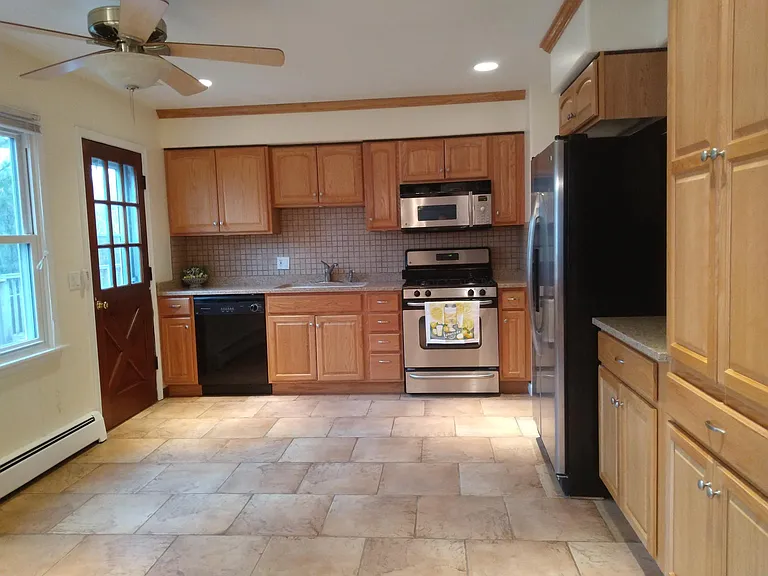 909 Dundee Ave — Photo 8
