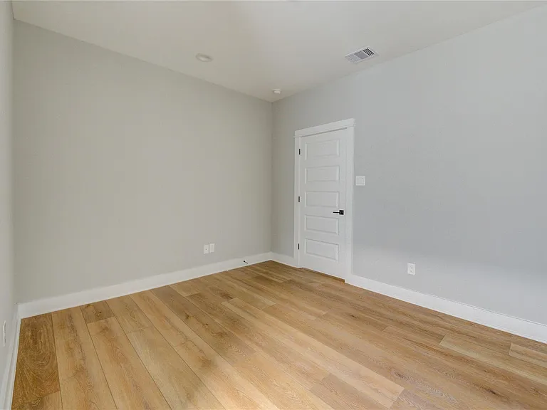4220 McKinley St — Photo 30