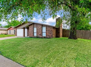 7633 Four Winds Dr, Fort Worth, TX 76133