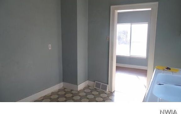 5th image of 3315 6th St