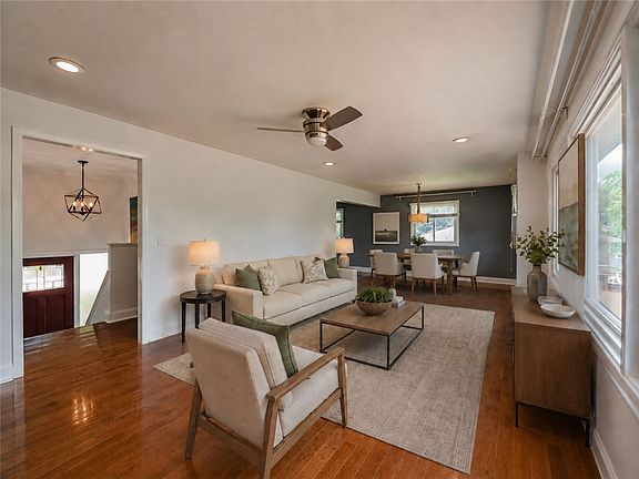 5th image of 70 Ashley Dr