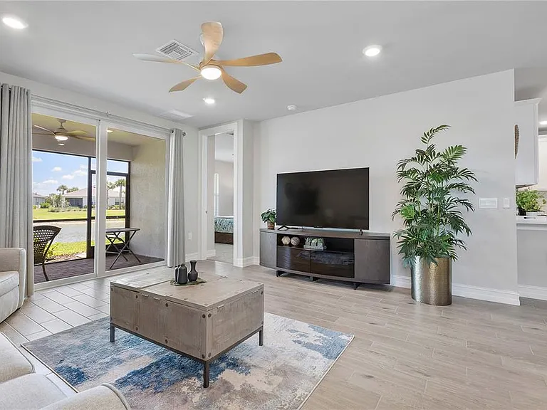 17639 Wild Iris Ln — Photo 15