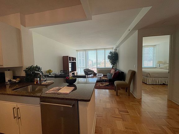 5th image of 1510 Lexington Ave APT 16M