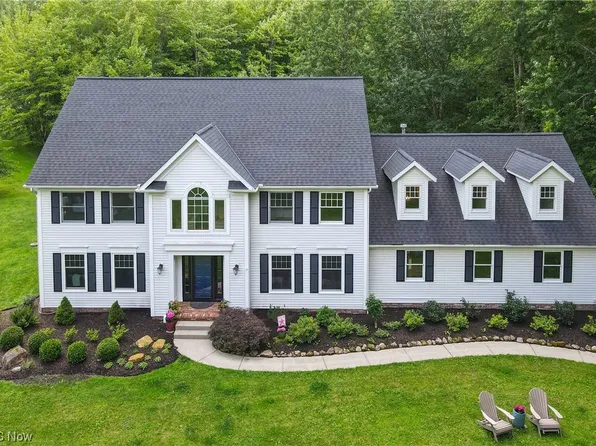 8689 Eaglewood Trl, Chagrin Falls, OH 44023