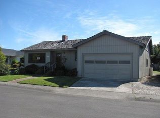 452 Wall St, Fort Bragg, CA 95437