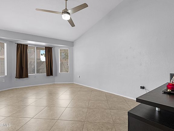 5th image of 724 E KESLER Lane