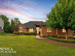 1319 S River Pointe Ln, Saint Clair, MI